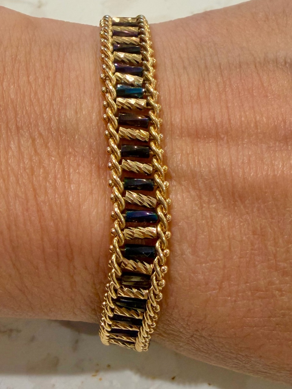 Vintage Premier Designs "Calypso"
7" Bracelet Gold Color Multi
Iridescent
